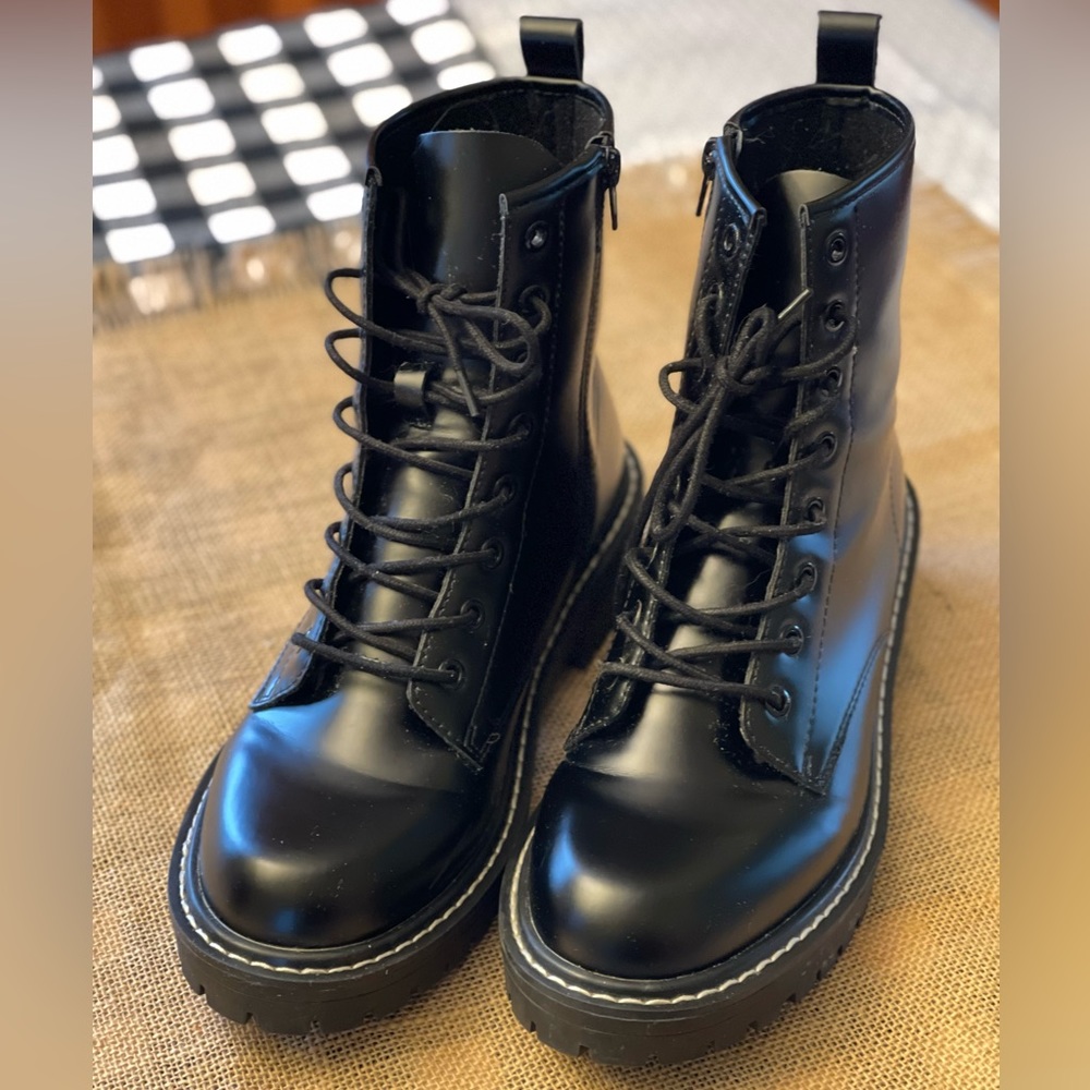 Lug Sole Chunky Lace-up Boots, Black